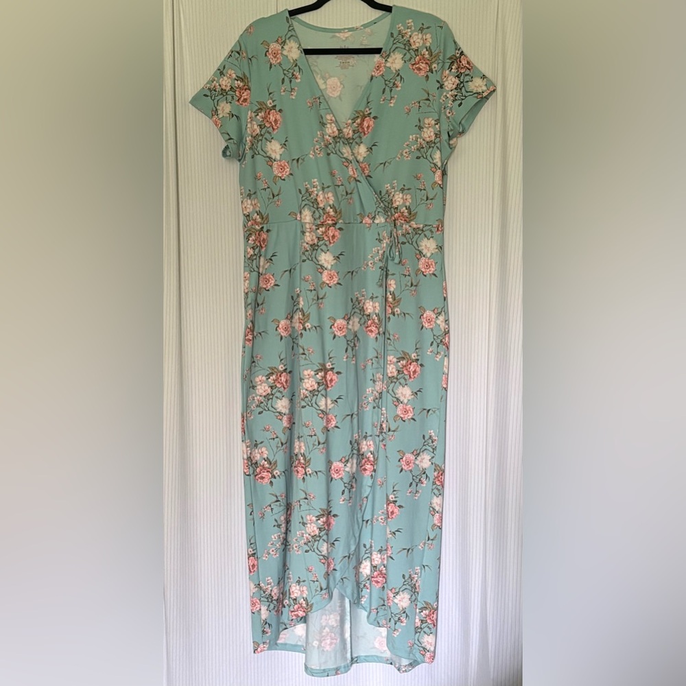 Ilya Long Maxi Dress Mint w/ Floral pattern Short sleeve Faux Wrap Soft Size 1X